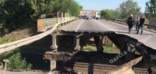 В Одесской области во время ливня рухнул мост