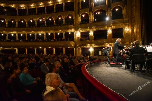 В Оперном театре прошло грандиозное закрытие фестиваля «Золотые скрипки Одессы» (фото)