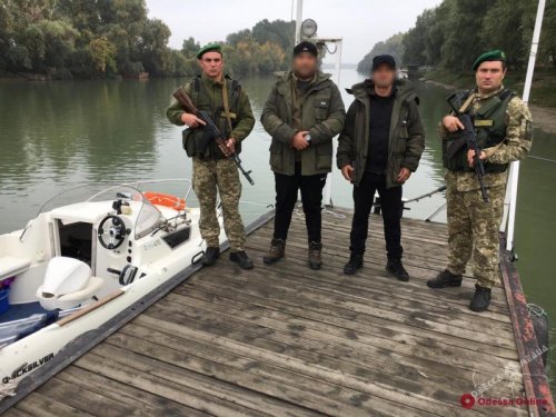 В Одесской области пограничники задержали катер с заблудившимися румыном и итальянцем