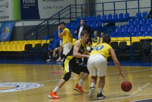 Одесские баскетболисты успешно стартовали в первой лиге чемпионата Украины (фоторепортаж)