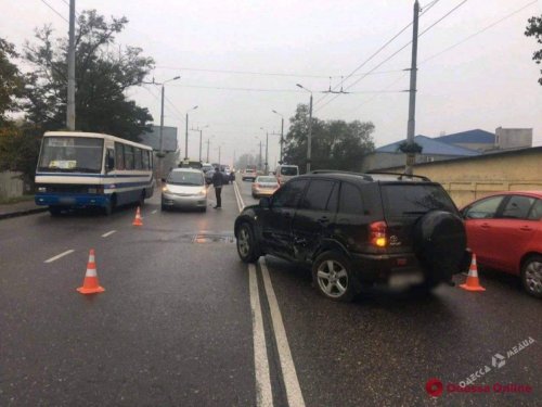 Утреннее ДТП в Одессе привело к километровым заторам на дорогах (фото)