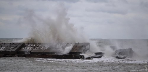 Ноябрьский шторм на одесском побережье