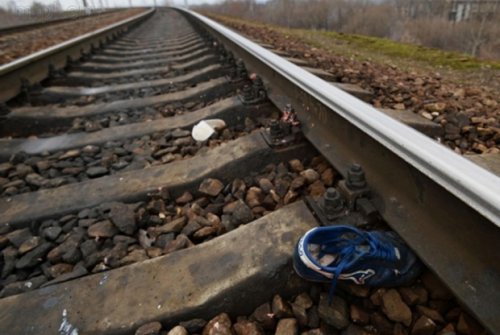 На железной дороге под Одессой парень попал под поезд и получил серьезные травмы