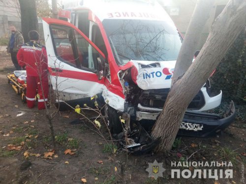 В Одессе машина скорой помощи попала в ДТП: пострадали четыре человека