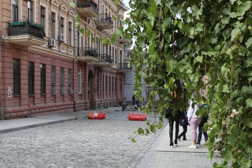 Главный защитник культурного наследия Одессы зарубил проект возвращения лавовых плит в старинный дворик