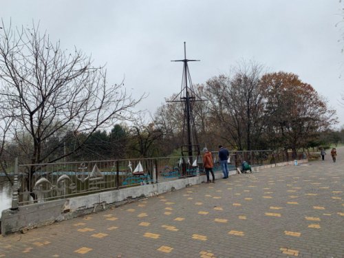 Мост в парке Победы «оморячивают» за 1,5 миллиона при помощи мачты и маяков