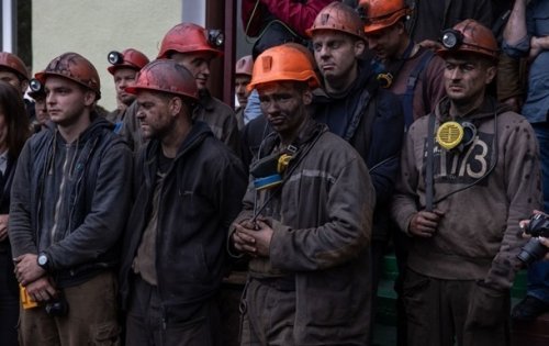 Зеленский разрешил дать миллиард на зарплаты шахтерам
