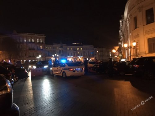 На Екатерининской площади активисты и патрульные устроили скандал (фото)