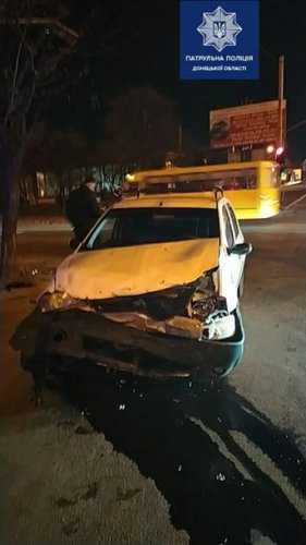 В Мариуполе полицейские попали в аварию, есть пострадавшие
