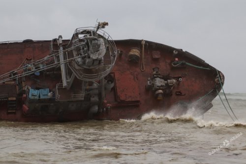 Операция по спасению экипажа с тонувшего танкера «Делфи»: как это было (фоторепортаж)