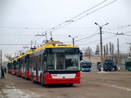 Из-за аварии на электростанции в Одессе остановились трамваи и троллейбусы