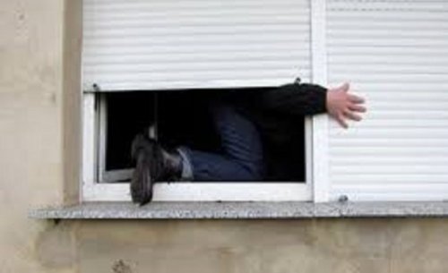 В Белгород-Днстровском грабитель проникал в дома через окна, пока хозяева были на работе