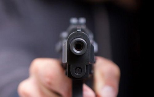 В Одессе со стрельбой задержали грабителя: оружие применил водитель, которому преступник повредил дорогое авто