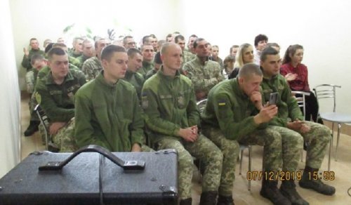 В Белгороде-Днестровском бесплатно показывали патриотические фильмы, а в районе детям показали воинскую часть