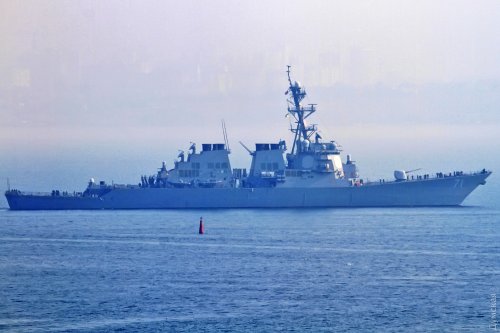 В Черное море вошел американский ракетный эсминец «Росс»