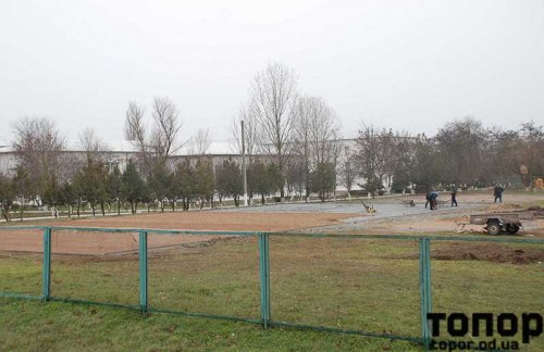 В Болграде строят мультифункциональную спортплощадку