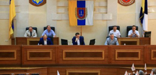 Депутаты облсовета потратят 21 миллион гривен на автопарк чиновников