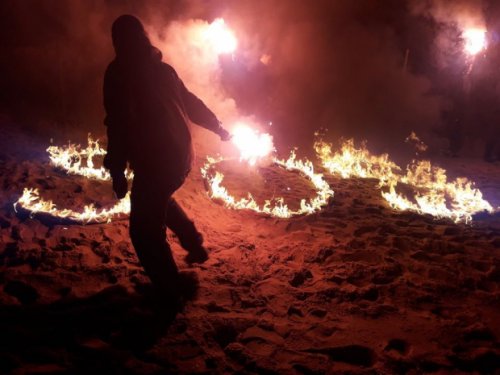 На пляже в Аркадии зажгли SOS в знак протеста против застройки побережья