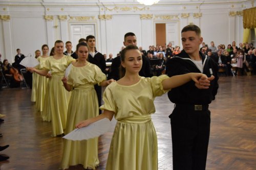 Венский вальс и танго: в Одессе состоялся зимний бал военно-морского лицея