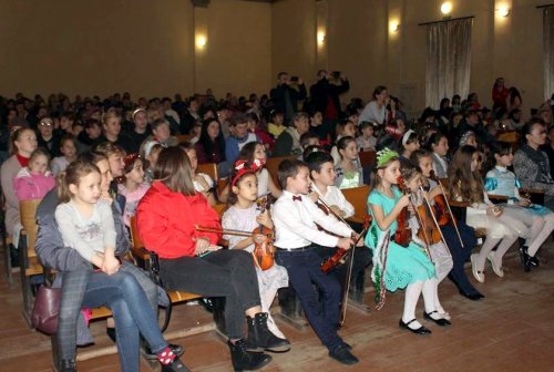 Новогодняя карусель: в Арцизе состоялся отчётный концерт музыкальной школы (фото)