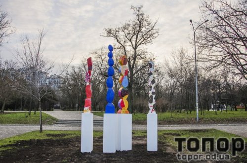 Центральный парк в Одессе пополнился новой скульптурой (ФОТО)