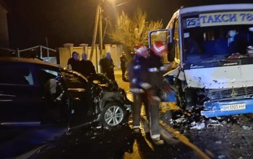 Под Одессой легковушка влетела в маршрутку: восемь пострадавших