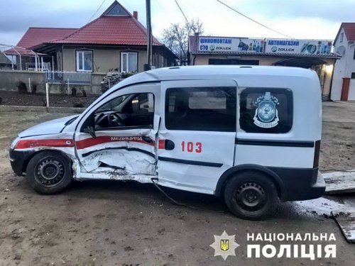 В Одесской области BMW протаранил скорую помощь: водитель скорой погиб, врач в больнице