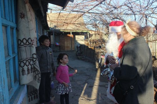 «Рождественская сказка-2020»: в Арцизе дети из малообеспеченных семей получили подарки от небезразличных горожан