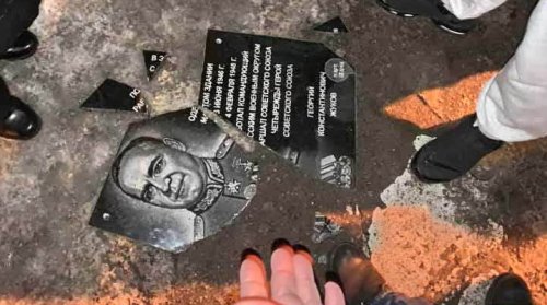 В Одессе установили табличку из публикации Шария «Жуков. Великий убийца»
