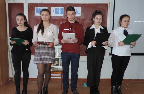 В Болградском районе школьники чествовали ветеранов
