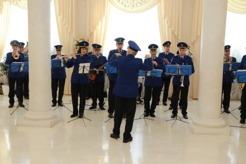 В Одессе с 14 февраля молодоженов поздравляла Нацгвардия (фото)