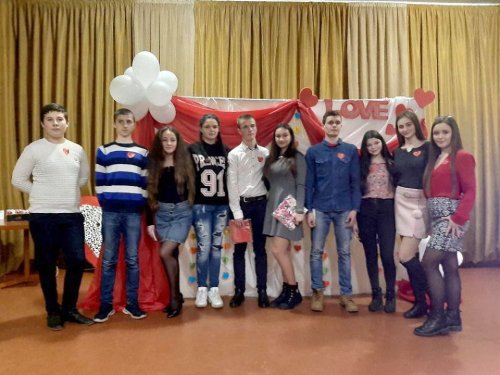 В школах Арцизского района работала «Почта влюблённых» и школьники ходили в одеждах с элементами красного