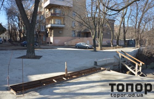 Ремонт на одесском бульваре Жванецкого: плитка, бетон, но не везде (ФОТО)