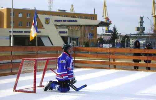 Ветераны Измаильского пограничного отряда приняли участие в хоккейном чемпионате (фото)