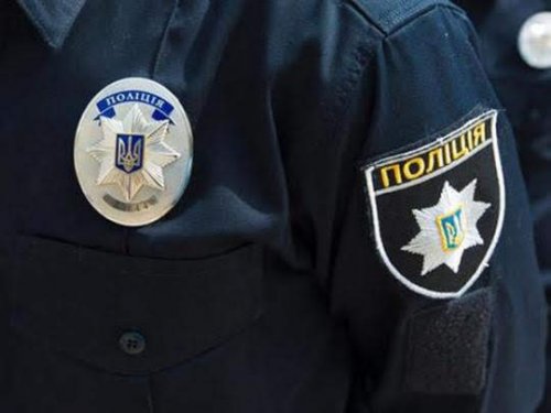 Одесский полицейский пригласил домой 11-классницу. Она заявила о принуждении к интиму