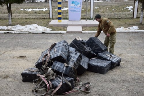 На украинско-румынской границе задержана рекордная контрабандная партия сигарет