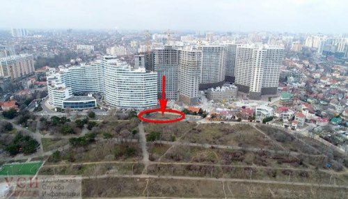 Одесские чиновники не в силах остановить стройку в парке «Юность» (видео)