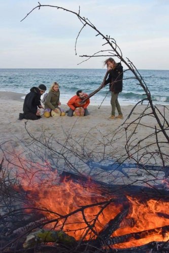 На одесском пляже устроили Burning Babushka