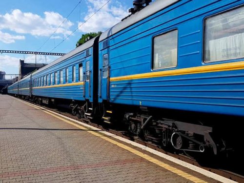 К 8 Марта «Укрзалізниця» назначила 6 дополнительных поездов