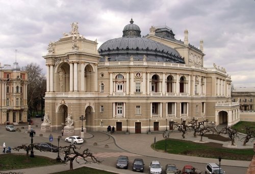 Одесский оперный театр отменил спектакли до 3-го апреля