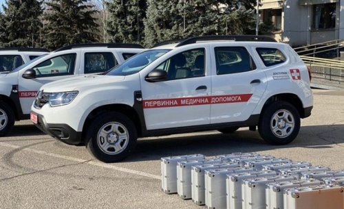 Семейным врачам Одесской области выдали служебные автомобили