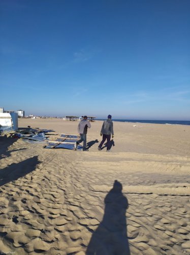 На пляже в Затоке продолжились скандальные стройки (фото, видео)