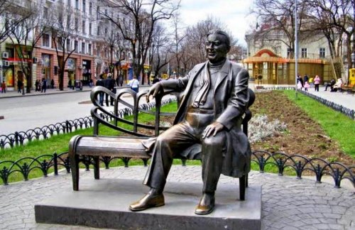 Леониду Утесову — 125 лет со дня рождения. 10 интересных фактов из жизни артиста