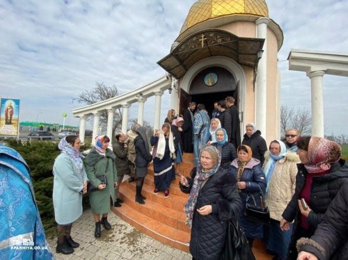 Одесская Епархия провела крестный ход против «смертоносной заразы»
