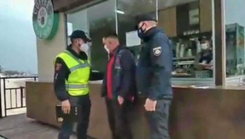 В Одессе на пляже полицейские скрутили нарушителя карантина (видео)