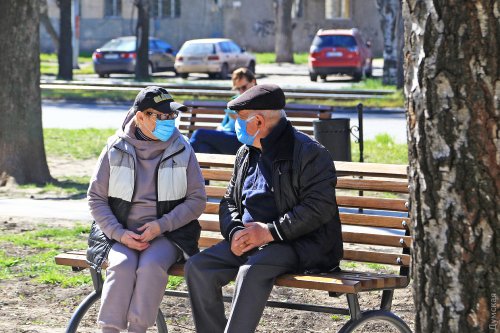 Буйство масок: как одесситы во время карантина «гуляют постепенно» (фотозарисовка)