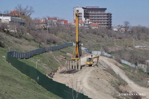 В Одессе у моря активно начали строить высотки (фото)