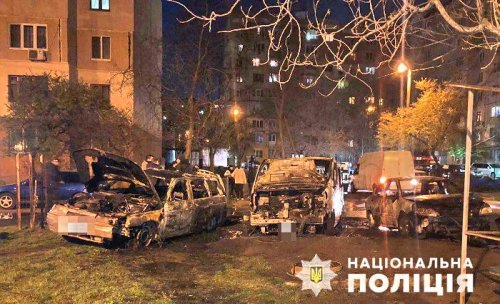 На Таирово сгорели 4 автомобиля сразу