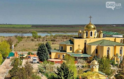 Монахиня в монастыре под Одессой заразилась коронавирусом — она работала в церковной лавке