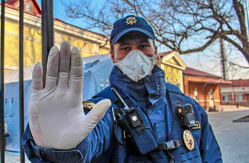 Под Одессой избили полицейского за замечание об отсутствии защитных масок